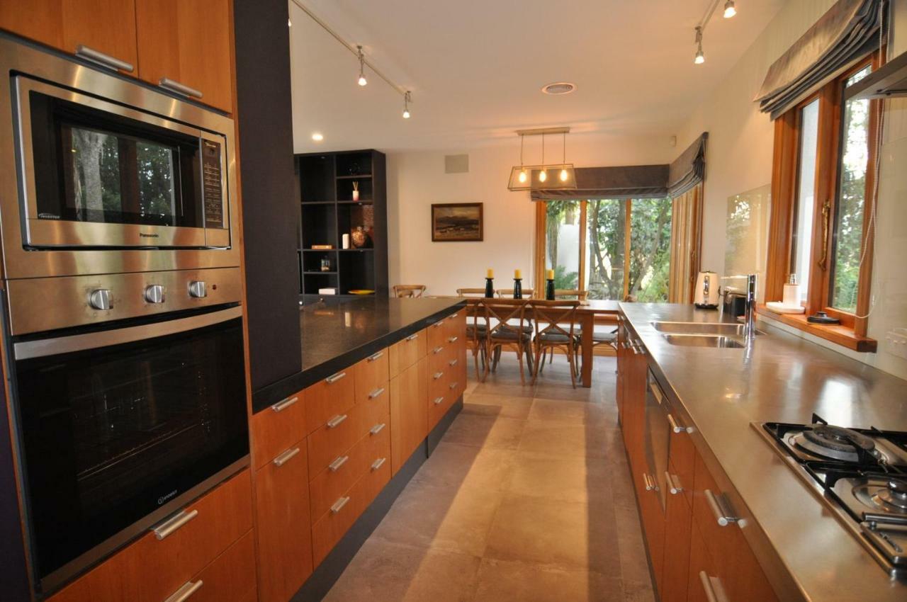 Bond Estate Luxury Accommodation ไครสต์เชิร์ช ภายนอก รูปภาพ